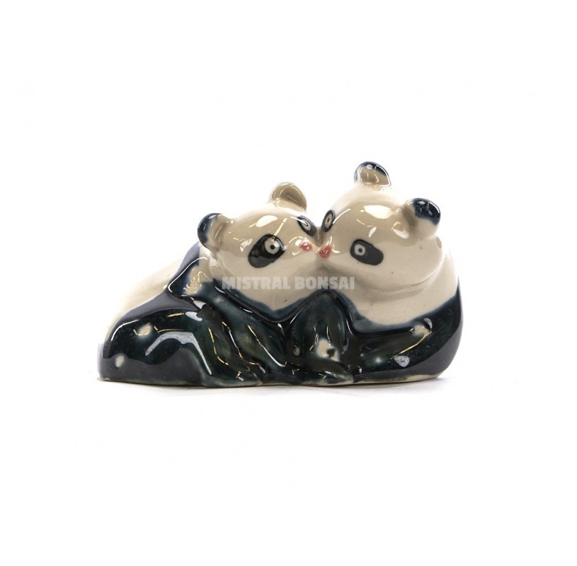 Figurine "Pandas kissing"