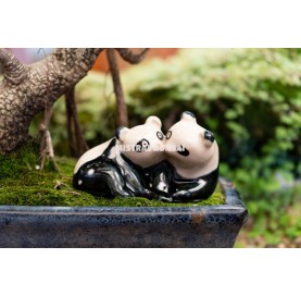 Figurine "Pandas kissing"